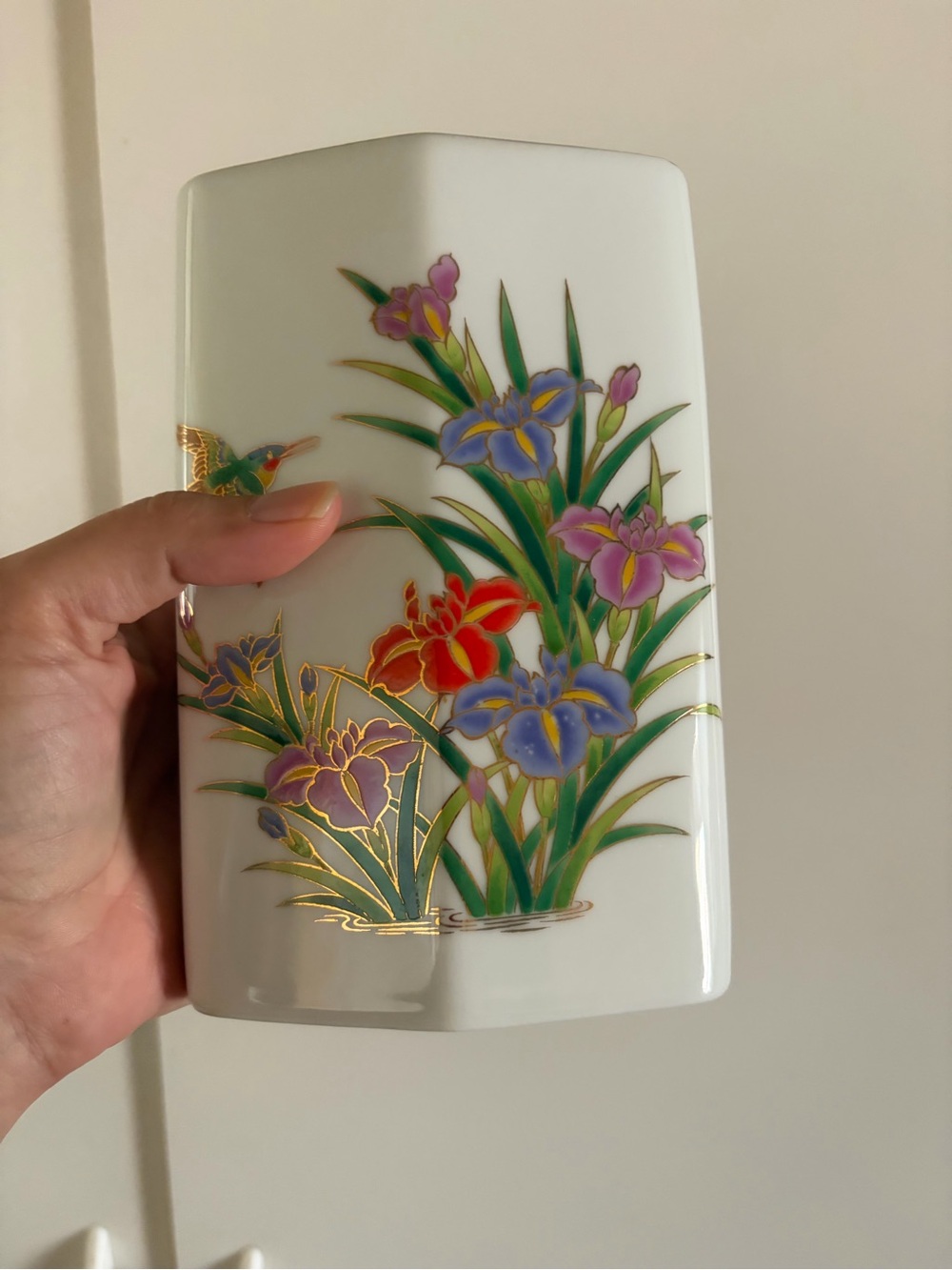 Vintage Ceramic Floral Vase with Gold Accent - White Multicolor